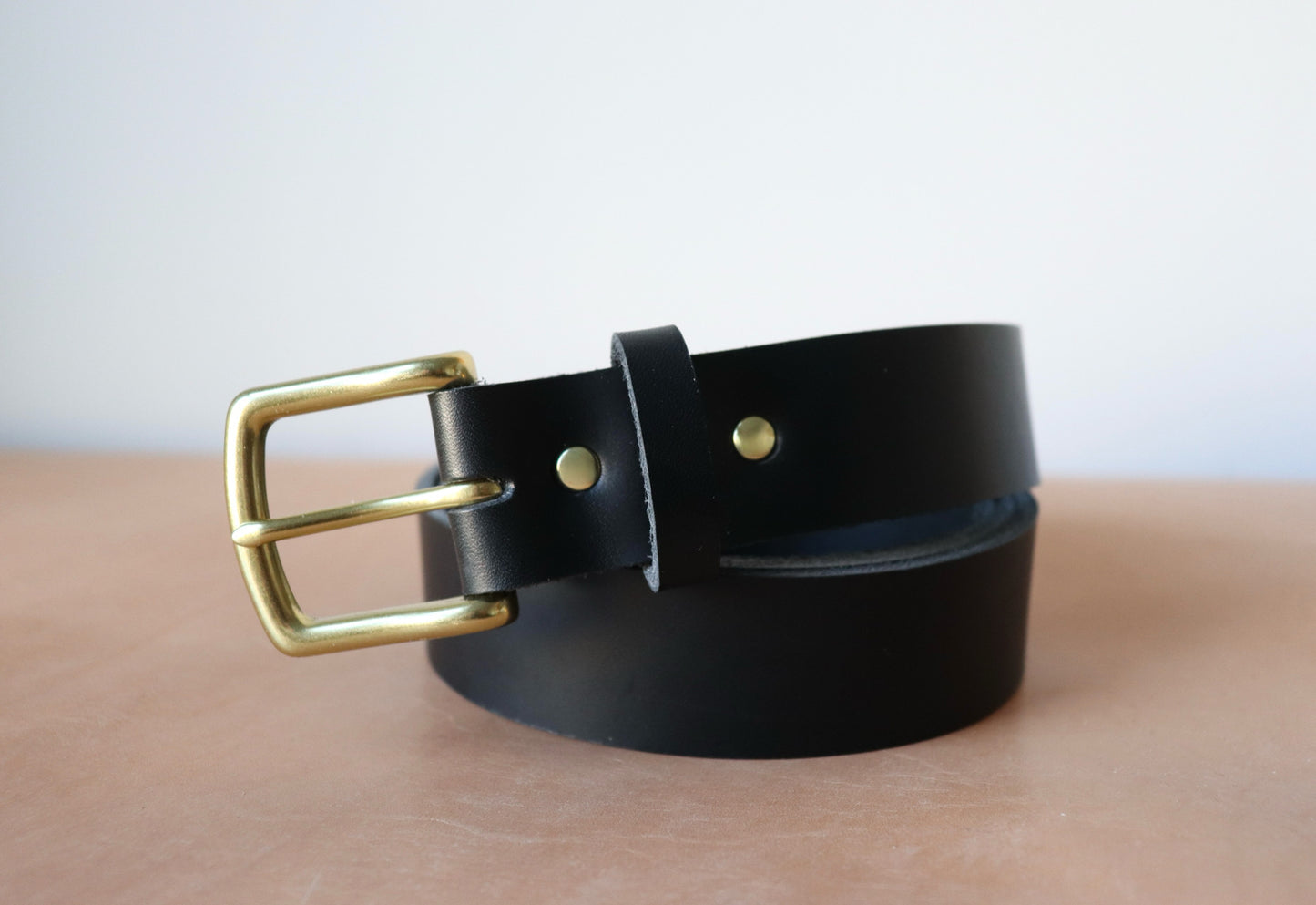 1.25" Vachetta Leather Belt - Black, Natural Brass